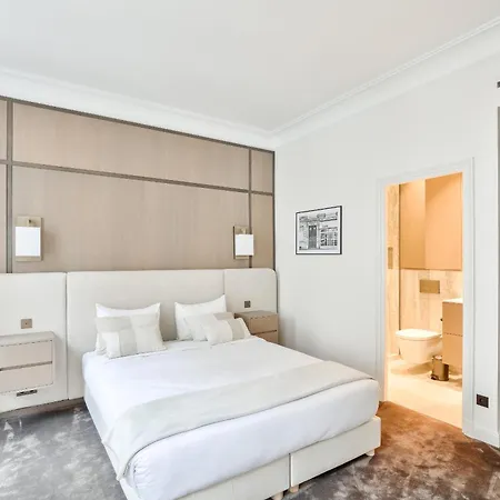 Apartment Urban Flat 191 - Luxury 3 Bedroom - Madeleine