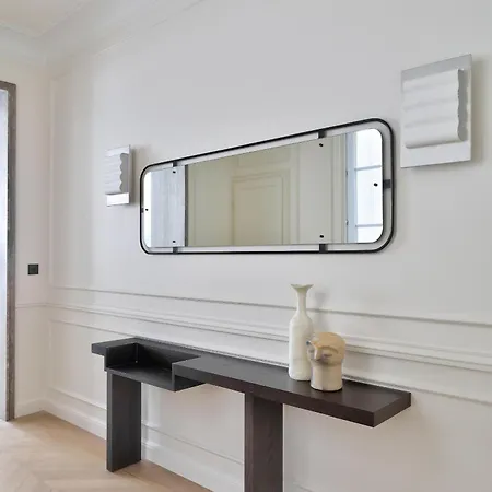 Urban Flat 191 - Luxury 3 Bedroom - Madeleine Apartment *