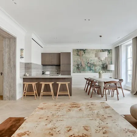 Urban Flat 191 - Luxury 3 Bedroom - Madeleine Apartment Paris