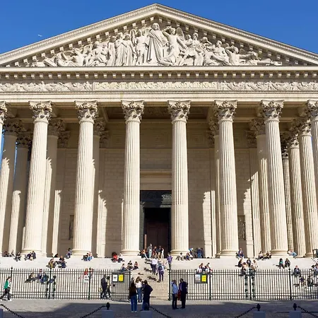 Urban Flat 191 - Luxury 3 Bedroom - Madeleine Apartment Paris