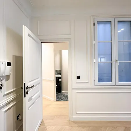 Apartment Urban Flat 191 - Luxury 3 Bedroom - Madeleine Paris