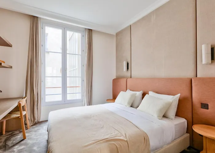 Urban Flat 191 - Luxury 3 Bedroom - Madeleine *