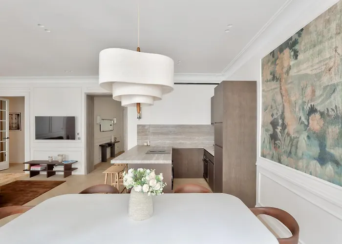 Urban Flat 191 - Luxury 3 Bedroom - Madeleine *