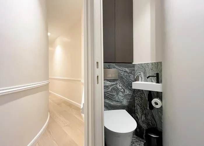 Urban Flat 191 - Luxury 3 Bedroom - Madeleine