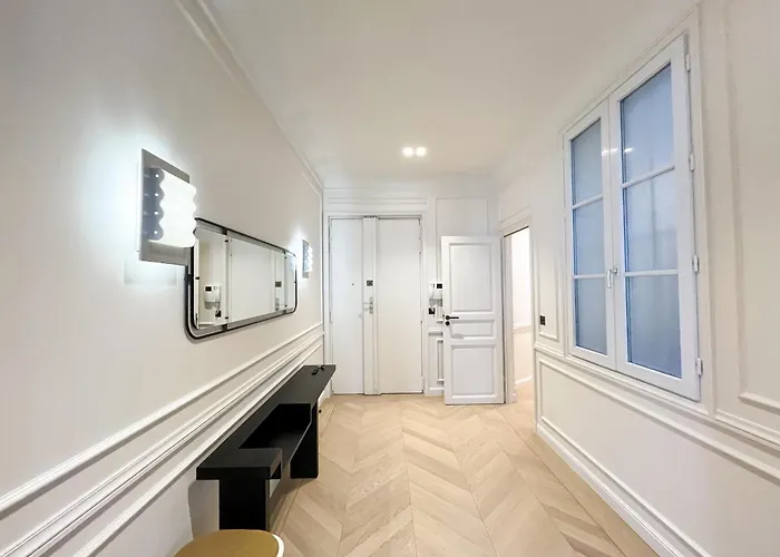 Urban Flat 191 - Luxury 3 Bedroom - Madeleine