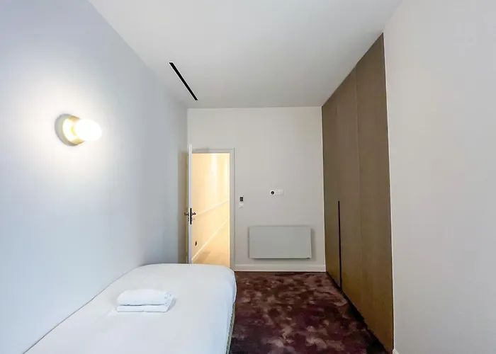 Urban Flat 191 - Luxury 3 Bedroom - Madeleine Lägenhet Paris